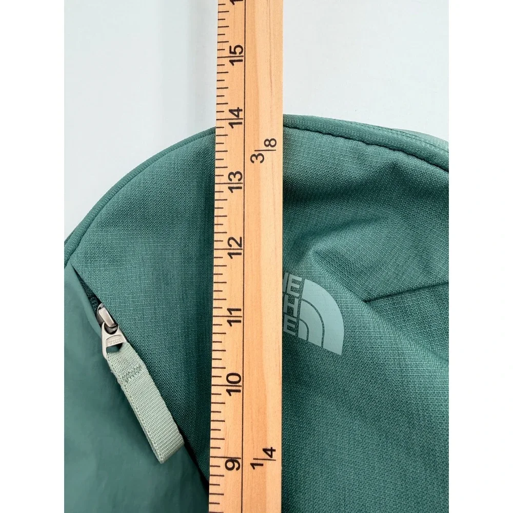 The North Face Sling Bag Unisex OS Green Good Condition Crossbody Gorpcore